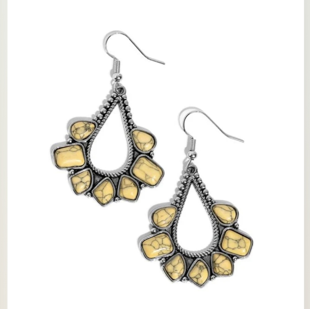 Mesa Trek Yellow Earings 💛